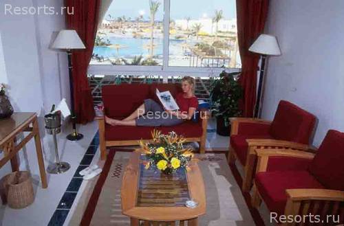 Desert Rose Resort 10